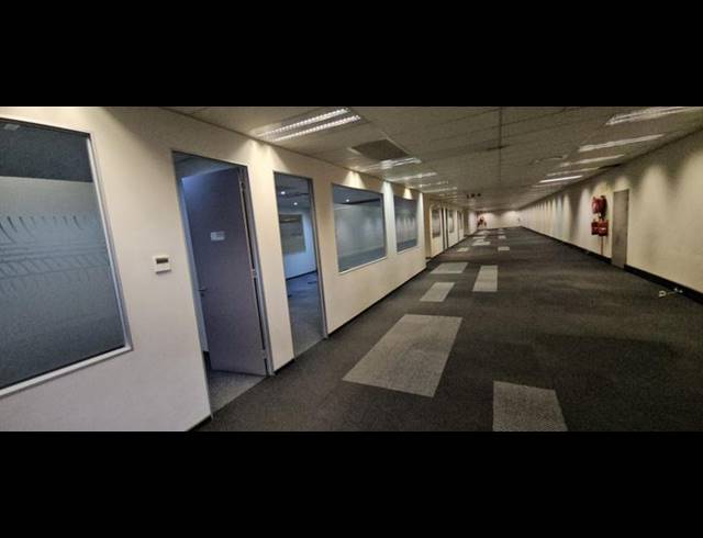 INDUSTRIAL PROPERTY TO RENT IN JET PARK